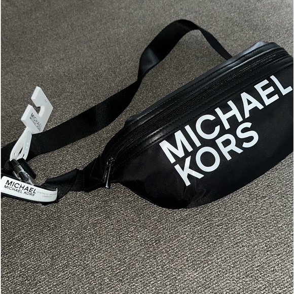Michael Kors❤️ Unisex Black Logo Nylon Belt Bag/OS/NWT
~ New with tags! - Picture 7 of 12